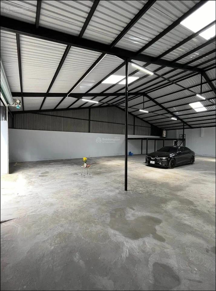 Cho thuê kho xưởng mới 300m2 chợ cầu quang trung