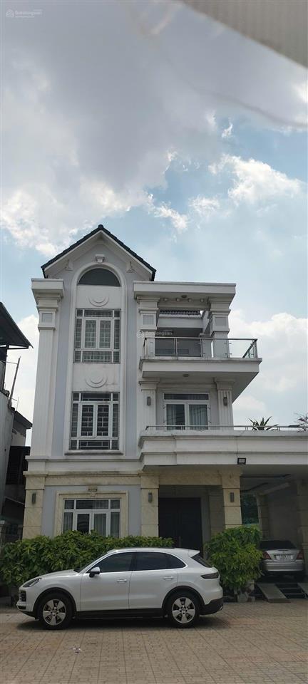 Cho thuê mặt bằng 700m2 có căn biệt thự 3 lầu dương quảng hàm