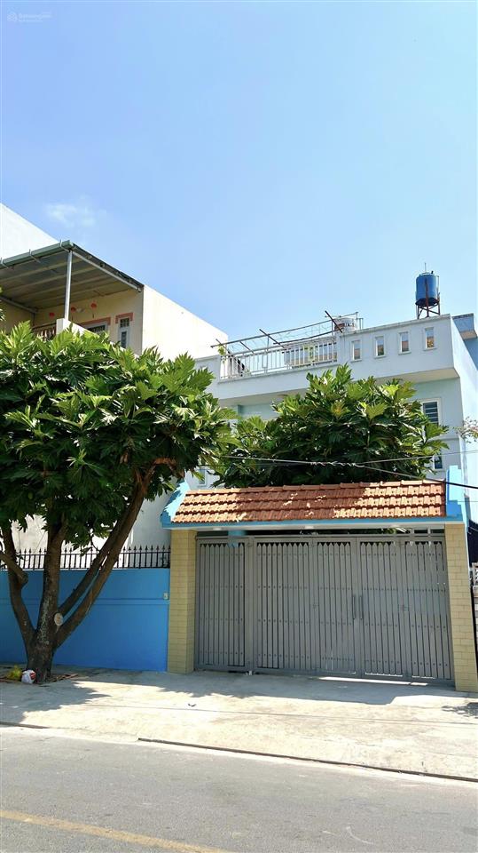 Nhà biệt thự 10x20m, hầm, 2 lầu, mặt tiền thạnh lộc 31