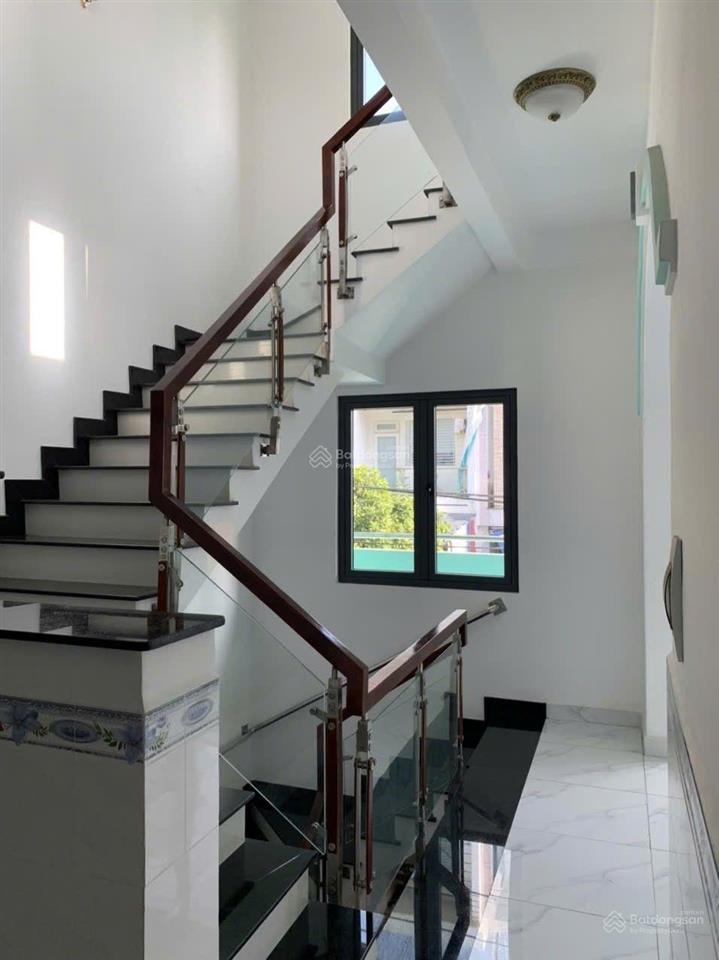 Nhà mới hẻm xe tải 8x20m trống suốt phan huy ích