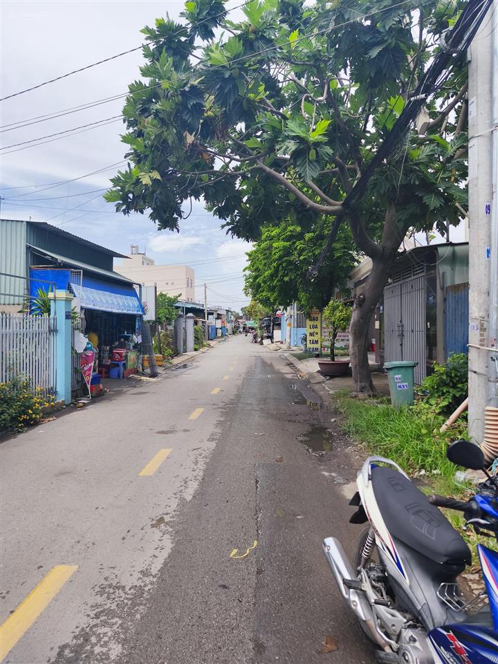 Mặt bằng kho xưởng 5x30m trống suốt giá rẻ