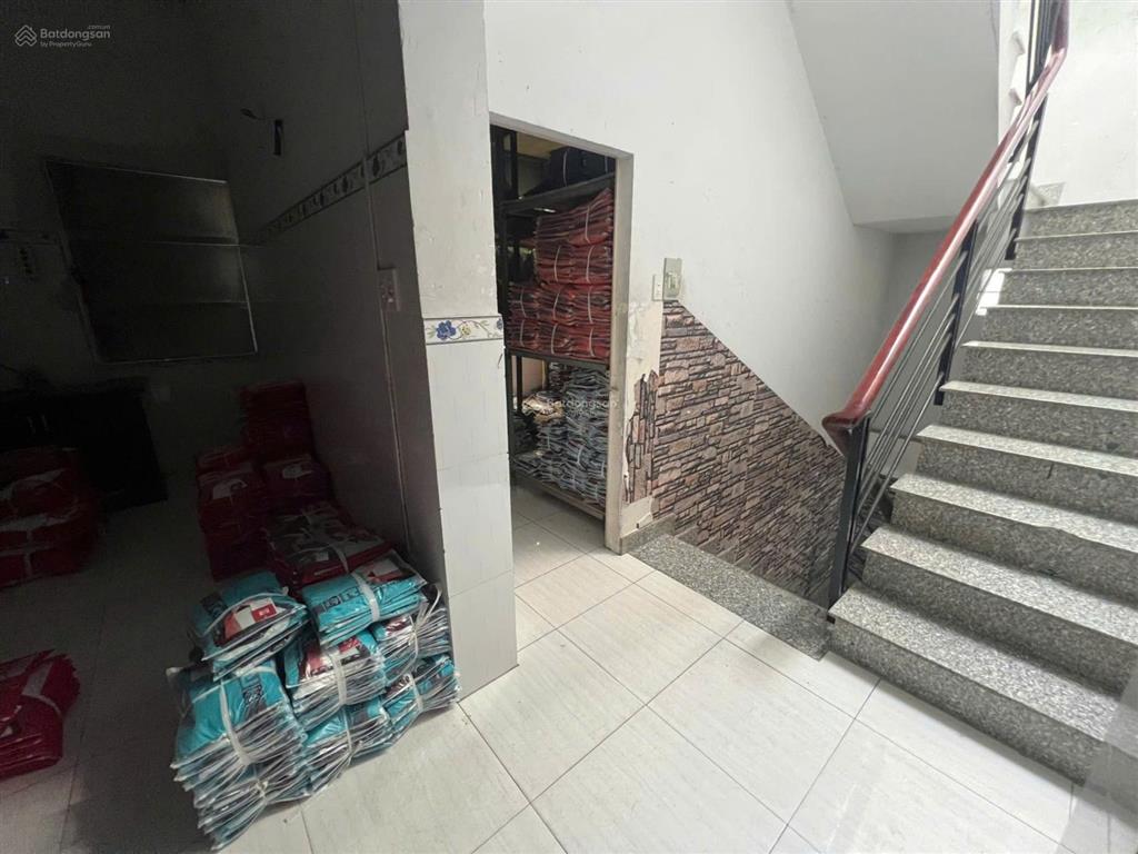 Nhà 7(11)*18 2 lầu nguyễn văn quá