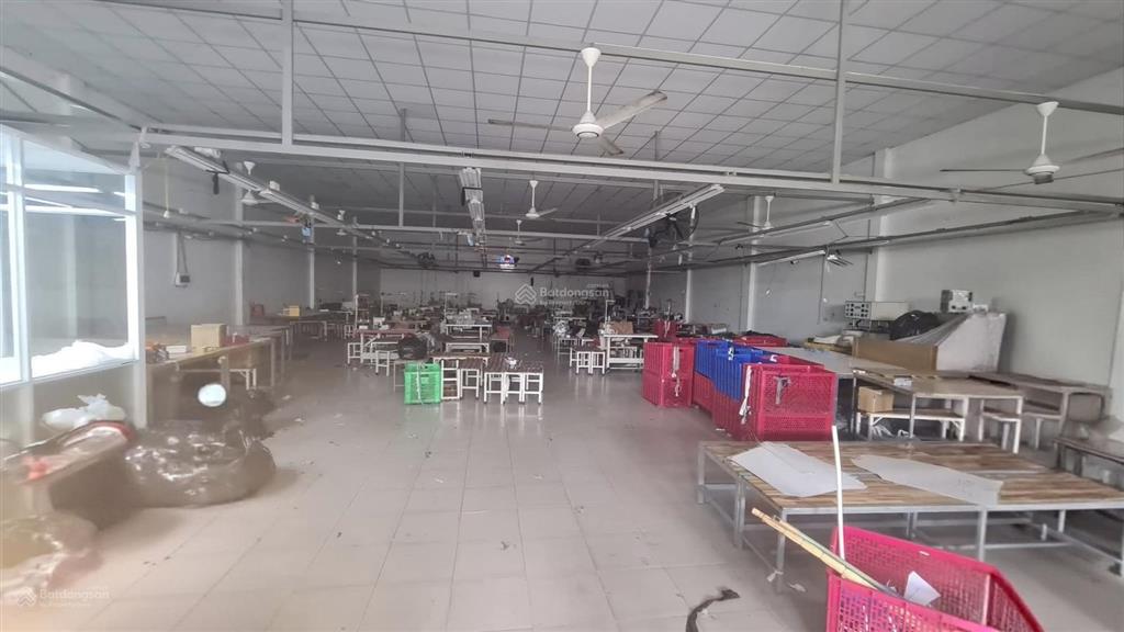 Cho thuê xưởng may 400m2 ngay chợ cầu quang trung