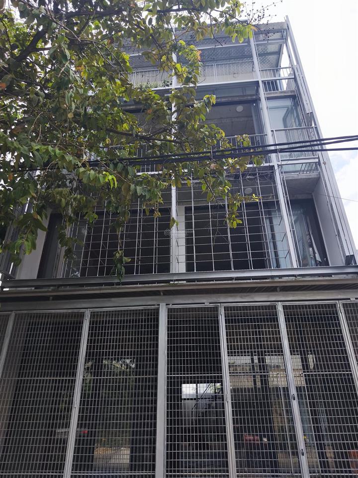 Nhà văn phòng 8x20m, 3 lầu trống suốt có thang máy