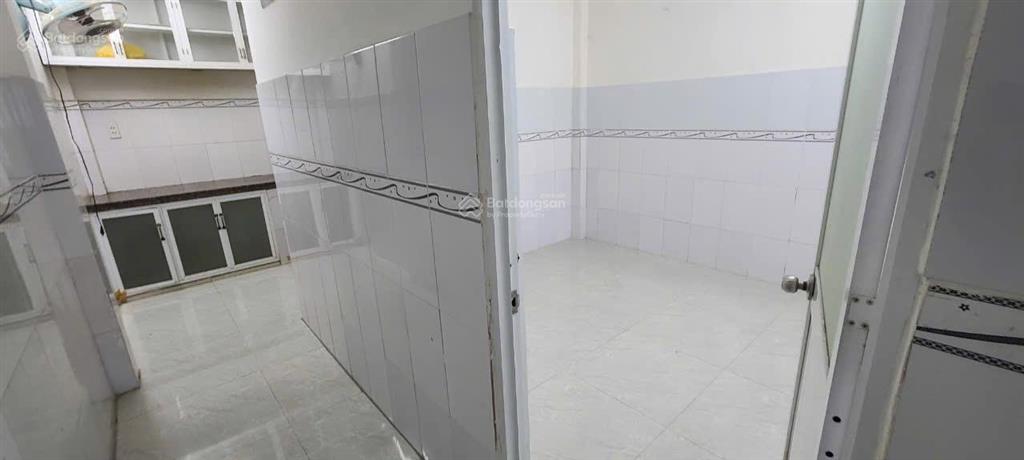 Nhà 4m x 15m. đúc 1 tấm, 3pn, 2wc. 7,5tr/tháng
