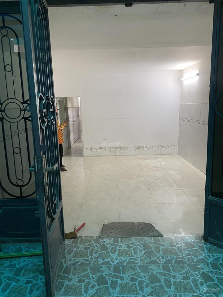 Nhà 4m x 15m. đúc 1 tấm, 3pn, 2wc. 7,5tr/tháng