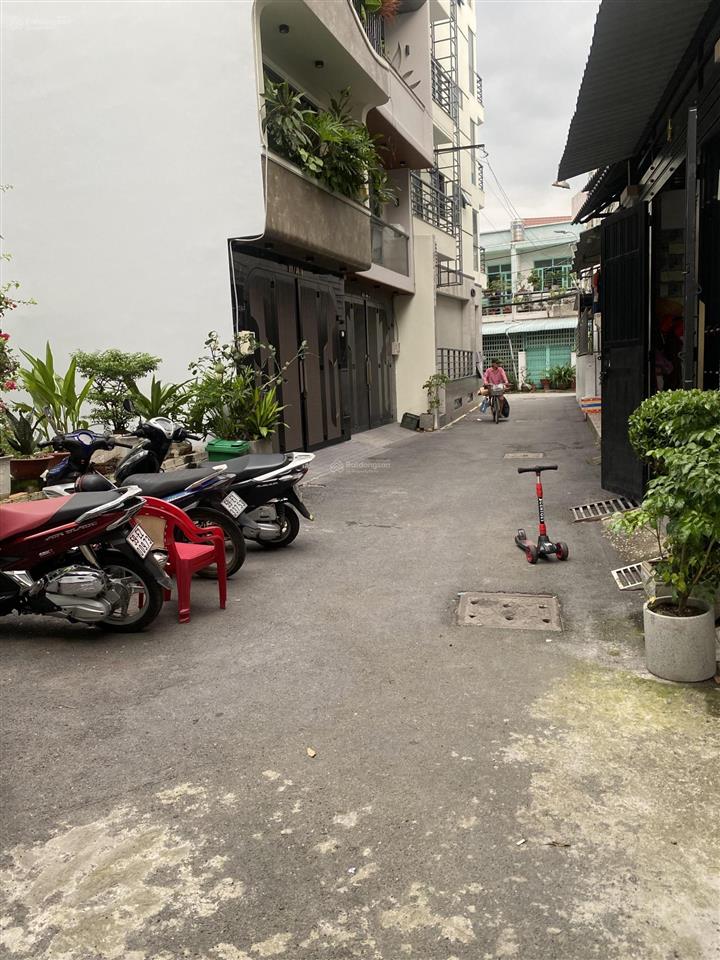 Nhà 4m x 15m. đúc 1 tấm, 3pn, 2wc. 7,5tr/tháng