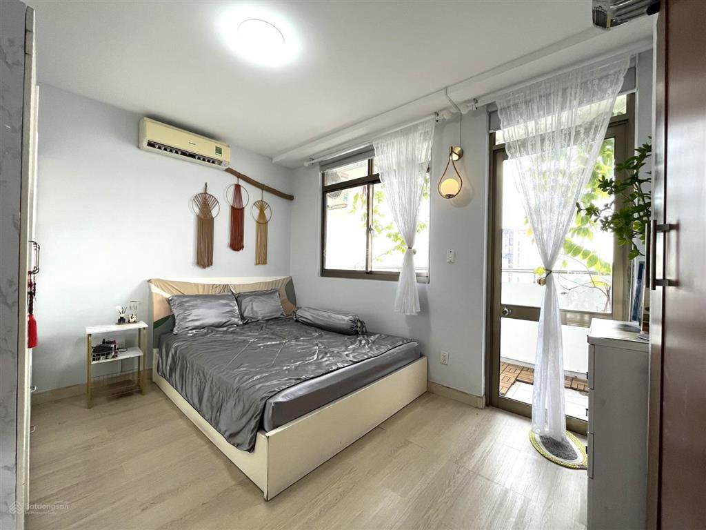 Bán căn hộ screc tower  90m2/3pn giá 5.85 tỷ  sổ hồng  0908 879 *** tuấn