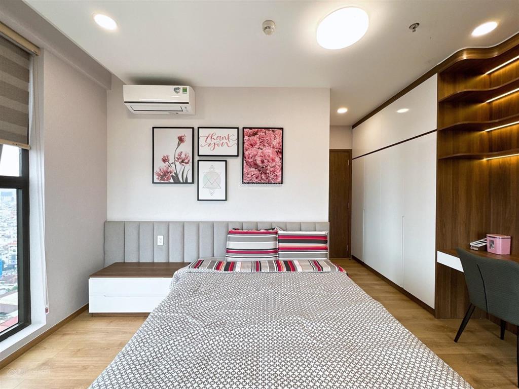 Bán căn hộ park legend, căn góc 3 phòng ngủ, giá chỉ 8.6 tỷ, tặng nội thất  0908 879 *** tuấn