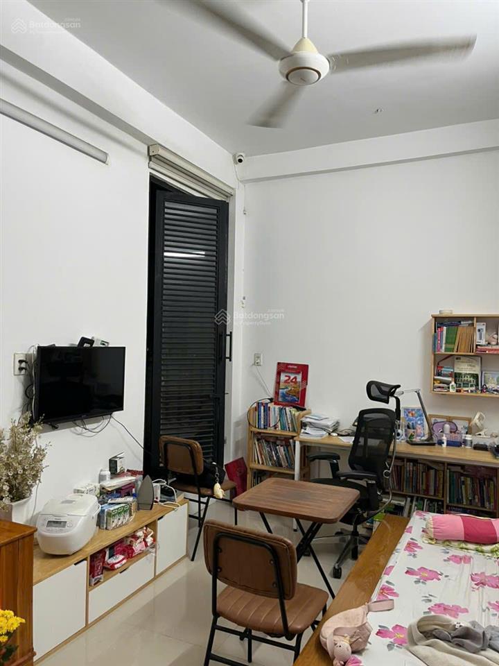 Bán chung cư 212 nguyễn trãi, 1 phòng ngủ giá 2.4 tỷ  sổ hồng  0908 879 *** tuấn