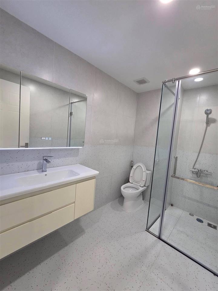 Bán căn hộ sông đà tower  106m2/3pn giá 75tr/m2  sổ hồng  0908 879 *** tuấn