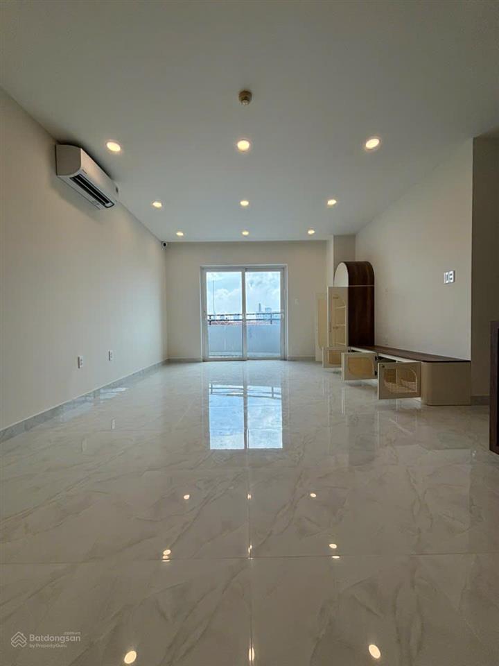 Bán căn hộ sông đà tower  106m2/3pn giá 75tr/m2  sổ hồng  0908 879 *** tuấn