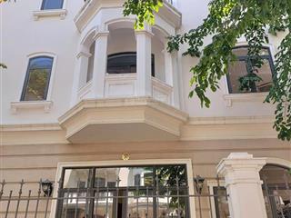 Cho thuê nhà căn góc khu đảo kim cương quận 2, có sân 60m2, trệt, 2 lầu, sân thượng, thang máy