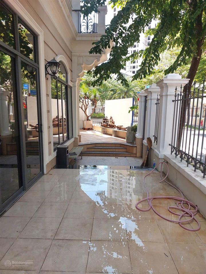 Cho thuê nhà căn góc khu đảo kim cương quận 2, có sân 60m2, trệt, 2 lầu, sân thượng, thang máy