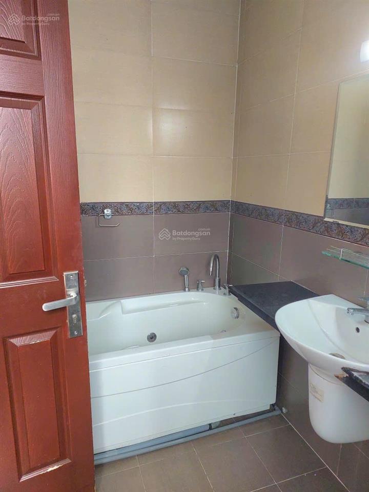 Cho thuê phòng có ban công 40m2 khu lương định của quận 2