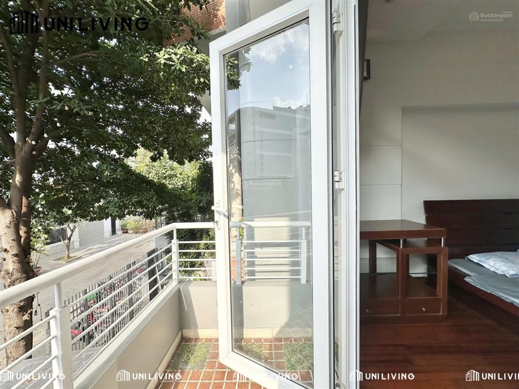 Cho thuê phòng có ban công 40m2 khu lương định của quận 2