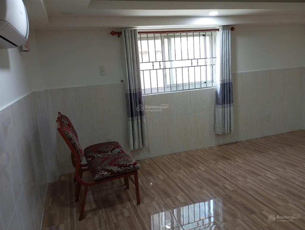 Phòng 70 trương văn bang q2 3tr2/th gần ubnd q2 có thang máy nội thất có bancol cửa sổ view đẹp