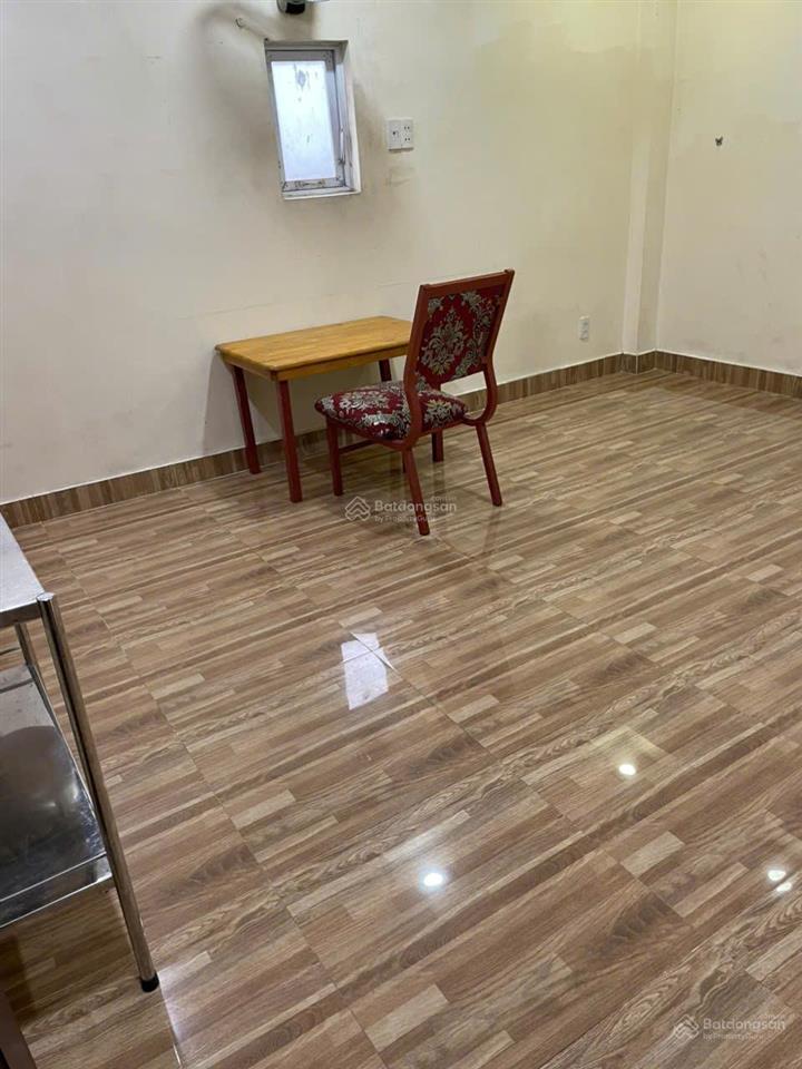 Phòng 70 trương văn bang q2 3tr2/th gần ubnd q2 có thang máy nội thất có bancol cửa sổ view đẹp