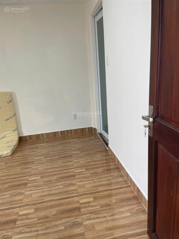 Phòng 70 trương văn bang q2 3tr2/th gần ubnd q2 có thang máy nội thất có bancol cửa sổ view đẹp