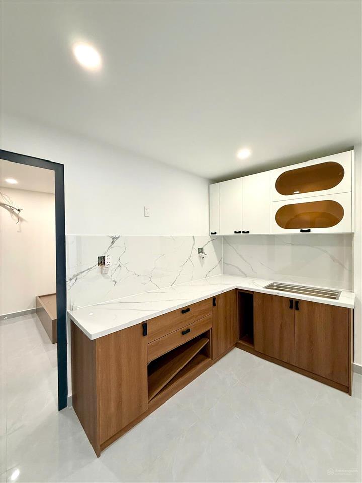 Bán nhà mới 100%, 67.4m²ngang 6.24m giá 7.8 tỷ full nội thất tại đường khánh hội quận 4