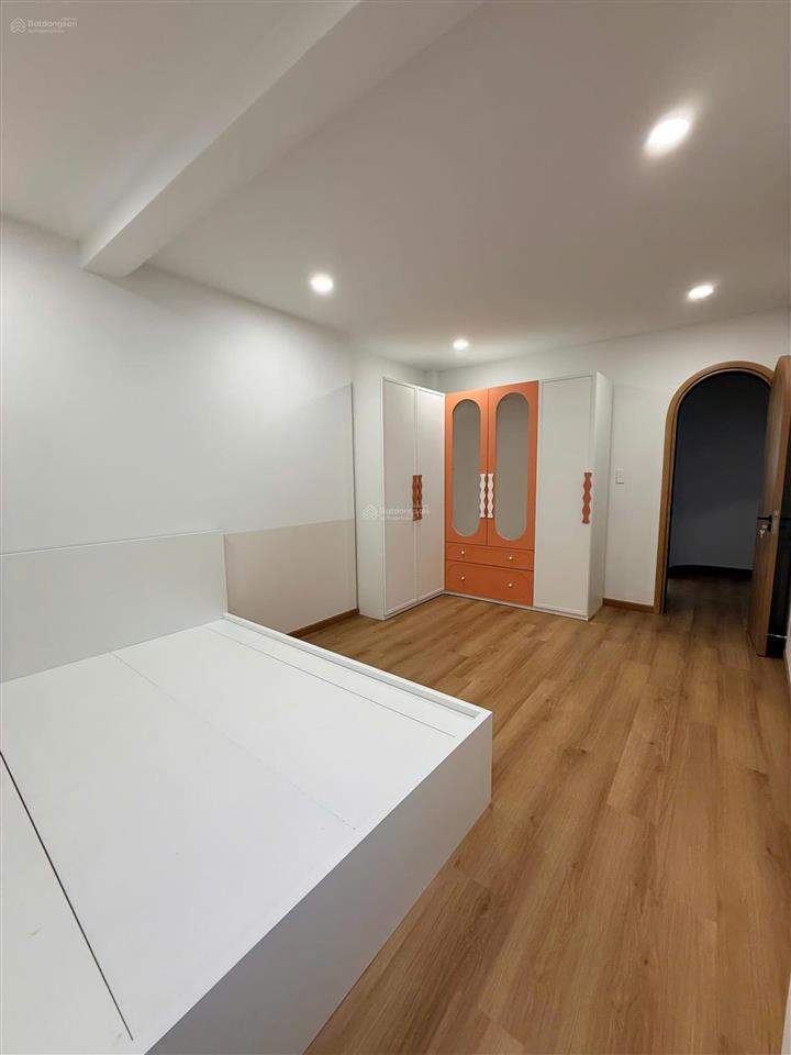 Bán nhà mới 100%, 67.4m²ngang 6.24m giá 7.8 tỷ full nội thất tại đường khánh hội quận 4