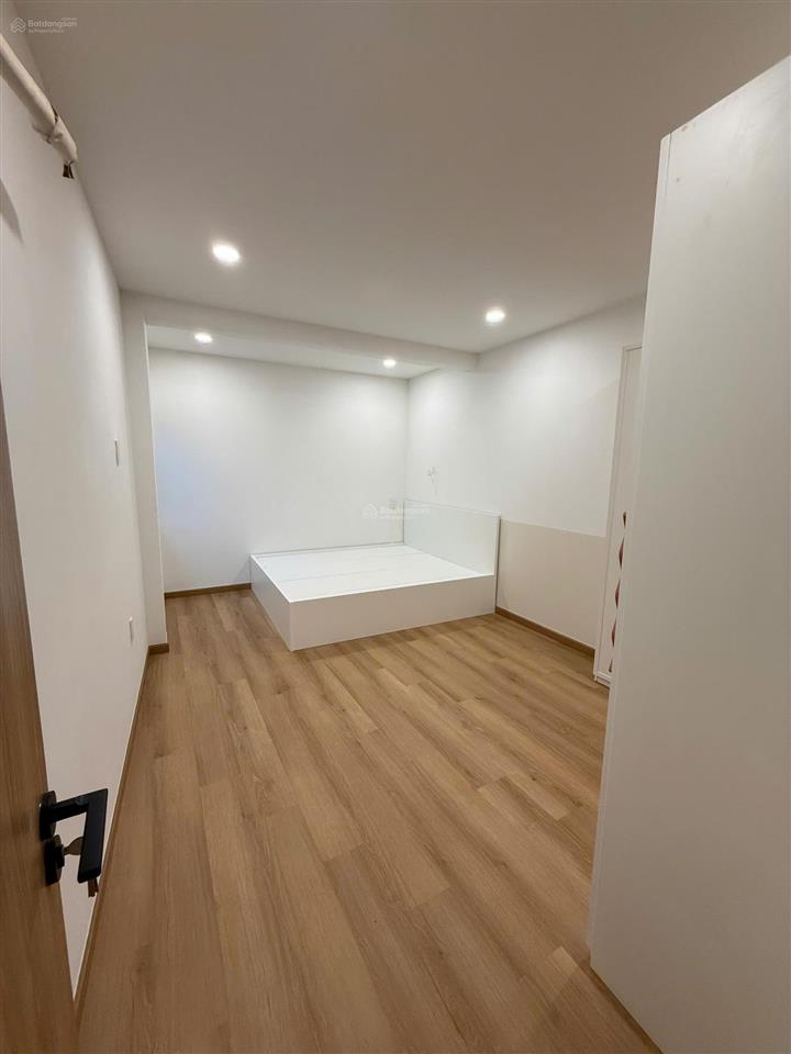 Bán nhà mới 100%, 67.4m²ngang 6.24m giá 7.8 tỷ full nội thất tại đường khánh hội quận 4