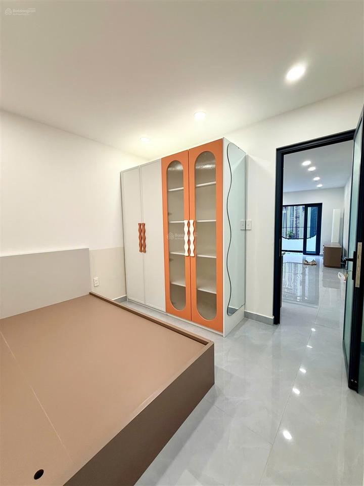 Bán nhà mới 100%, 67.4m²ngang 6.24m giá 7.8 tỷ full nội thất tại đường khánh hội quận 4