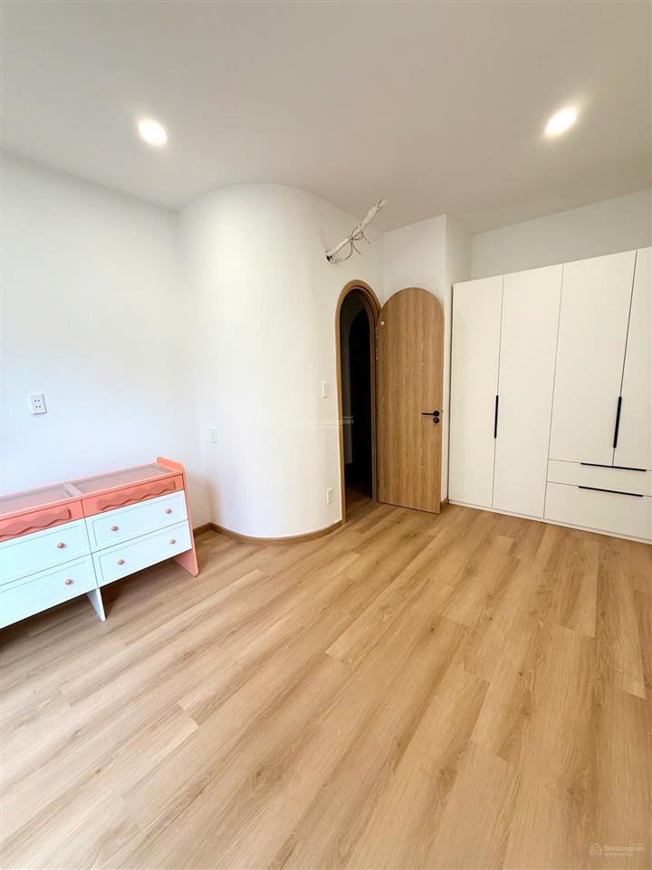 Bán nhà mới 100%, 67.4m²ngang 6.24m giá 7.8 tỷ full nội thất tại đường khánh hội quận 4