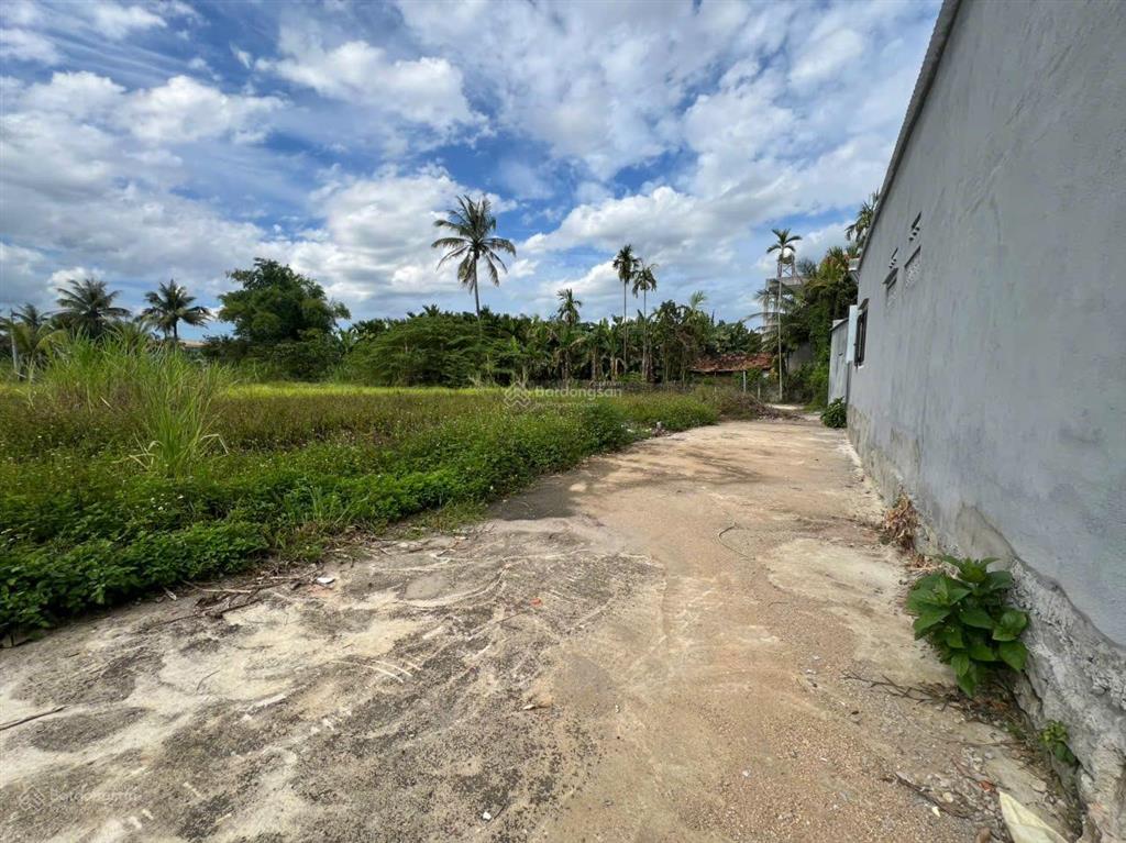 Bán đất tại xã tịnh sơn, 35x55m, 3,2 tỷ, gần 2000m2, pháp lý đầy đủ, giá ưu đãi phù hợp phân lô