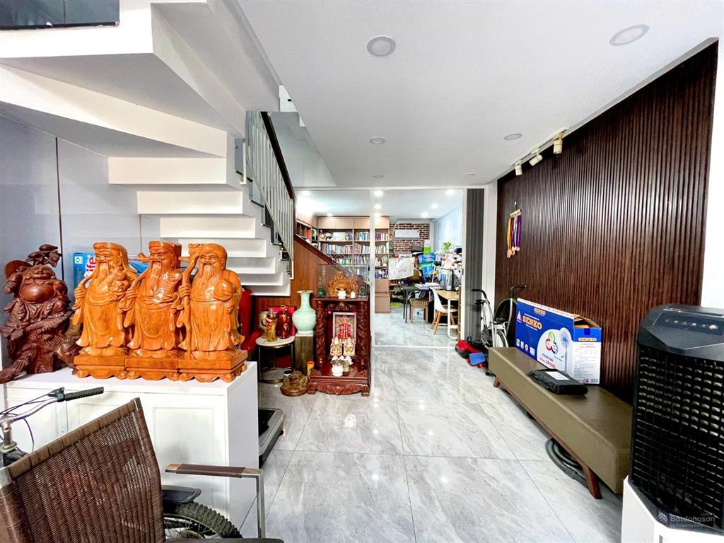 Bán nhà khu compound có công viên 12m, 5 lầu54m² 4pn5wc chỉ nhỉnh 12,x tỷ ngay quang trung