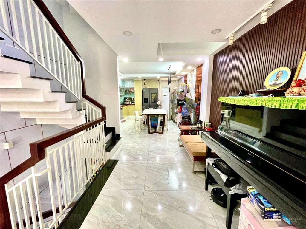 Bán nhà khu compound có công viên 12m, 5 lầu54m² 4pn5wc chỉ nhỉnh 12,x tỷ ngay quang trung