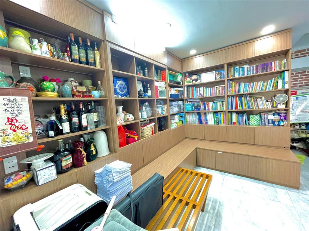 Bán nhà khu compound có công viên 12m, 5 lầu54m² 4pn5wc chỉ nhỉnh 12,x tỷ ngay quang trung