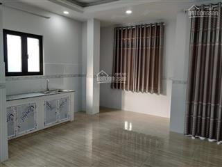 Cho thuê phòng đẹp dt 20m2. có ban công sau