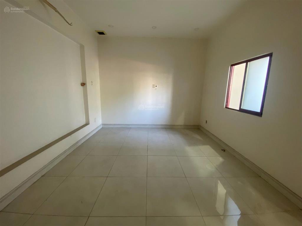 Cho thuê nhà nguyên căn mặt tiền đào trinh nhất cách phạm văn đồng 200m, có hầm và thang máy