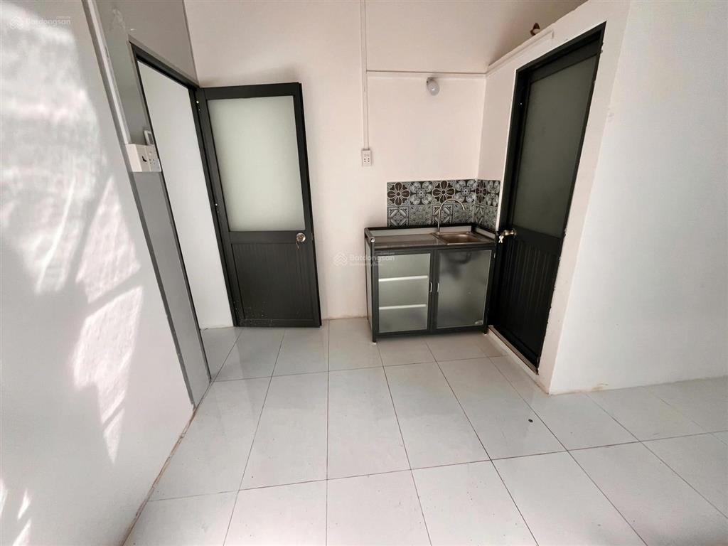 Cho thuê phòng trọ ở khu dân cư cát lái invesco, studio cửa sổ lớn giá chỉ 3,7 triệu, 16m2