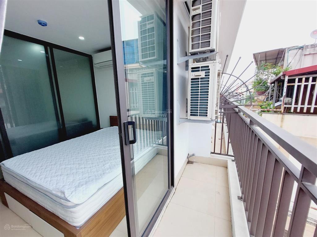 Chính chủ cần cho thuê căn hộ 3 ngủ, 135 m2, căn góc tại 96 định công