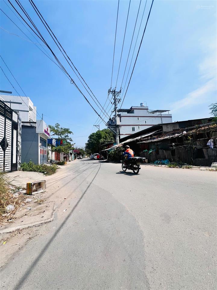 Bán đất mặt tiền đường số 22 linh đông cách vành đai 2 chỉ 30m xây dựng tự do 6 tầng 71,9tr/m2 ngộp