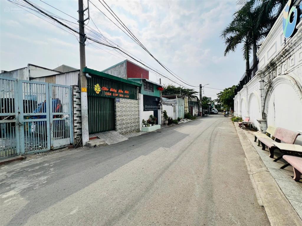 Bán lô đất góc 2 mặt tiền đường nhựa 6m cách vành đai 2 chỉ 30m xây dựng cao ngang 7,1m cực kì hiếm