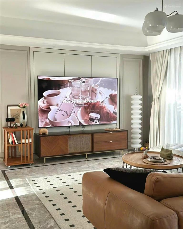 Bán căn góc chung cư vincom center bà triệu, 84m2, 1pn, 1wc giá tốt nhất thị trường.  0942 033 ***