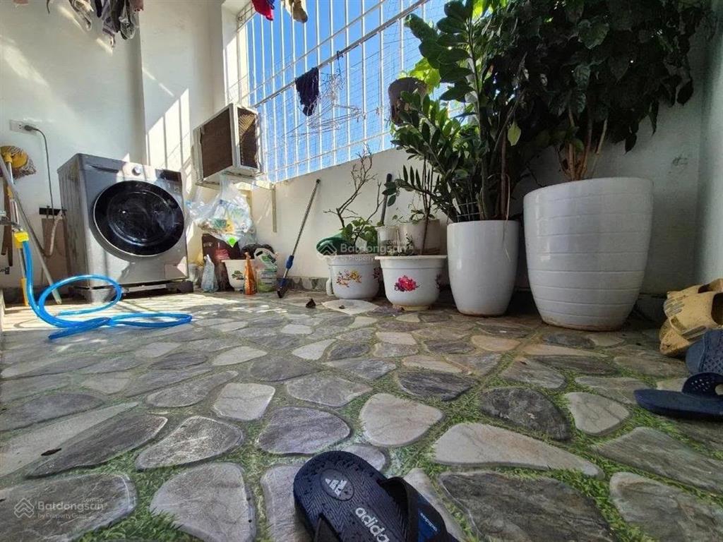 Mặt phố khu vực đường giải phóng  hoàng mai , hà nội