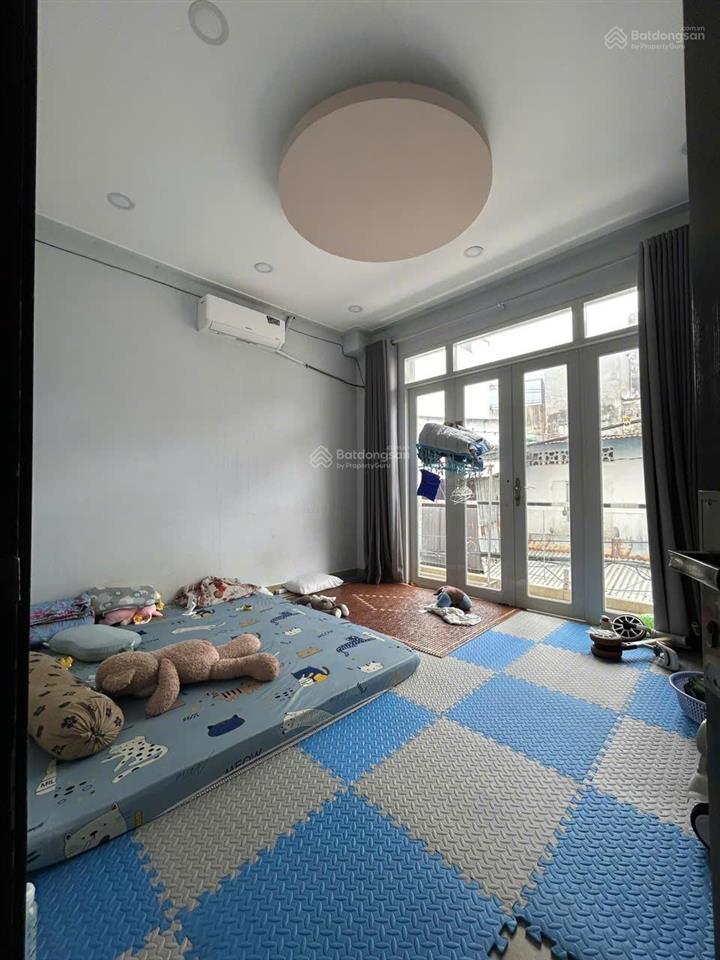 Bán nhà phạm văn hai tân bình gần sân bay dt( 4 x 9) m2 đúc thật 3pn nhỉnh 5 tỷ