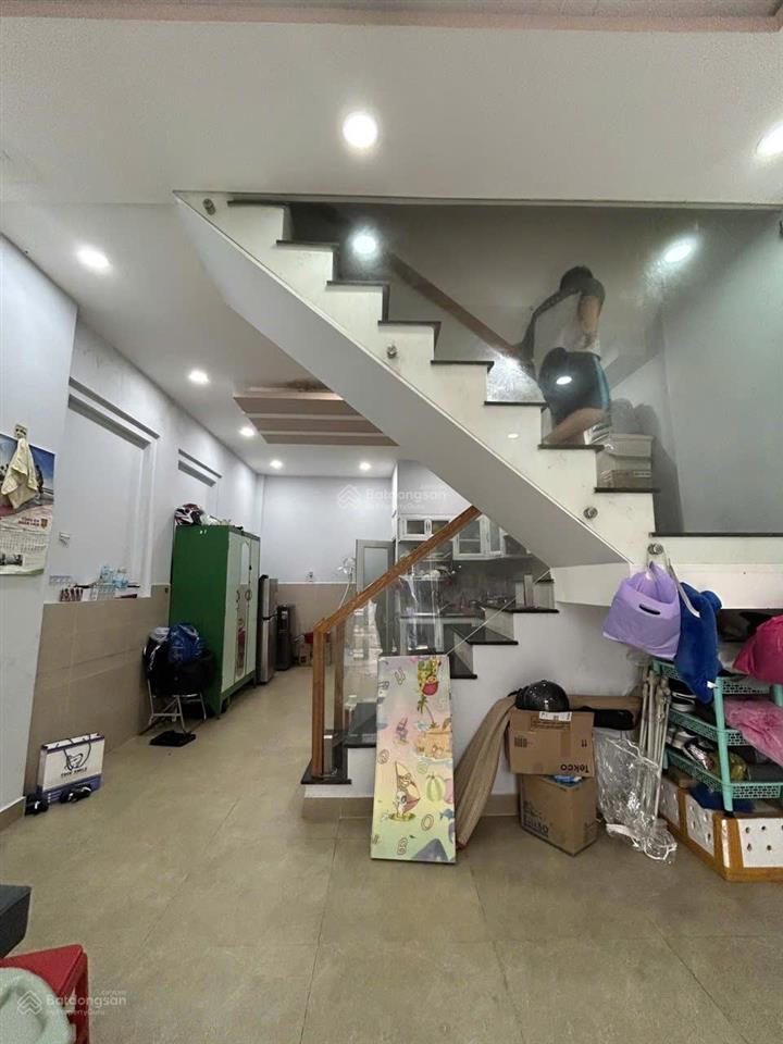 Bán nhà phạm văn hai tân bình gần sân bay dt( 4 x 9) m2 đúc thật 3pn nhỉnh 5 tỷ