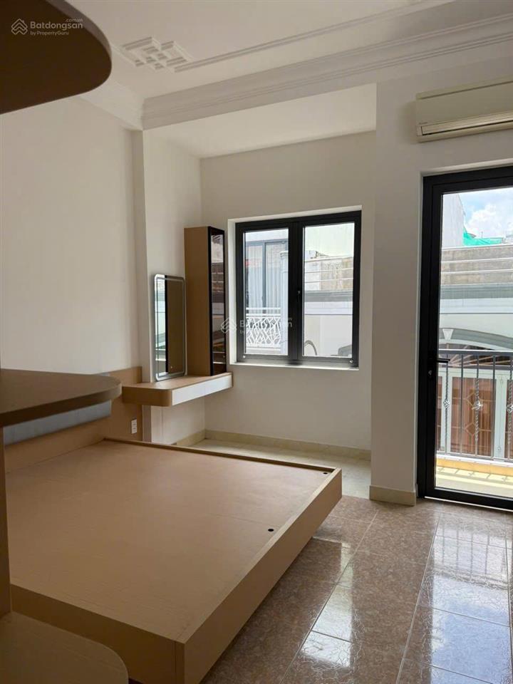 Bán nhà hxh nguyễn bặc gần chợ phạm văn hai tân bình 4pn giá 9,9 tỷ.