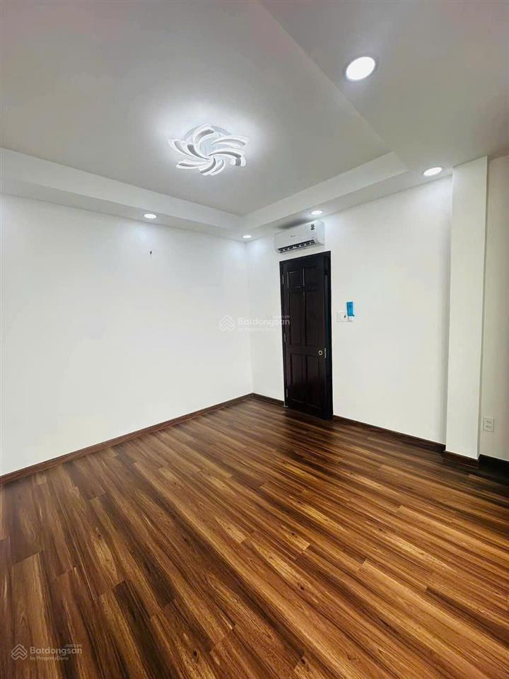 Bán nhà 4 tầng hxh út tịch phường 4 tân bình, gần sân bay cạnh mặt tiền, nhỉnh 4 tỷ