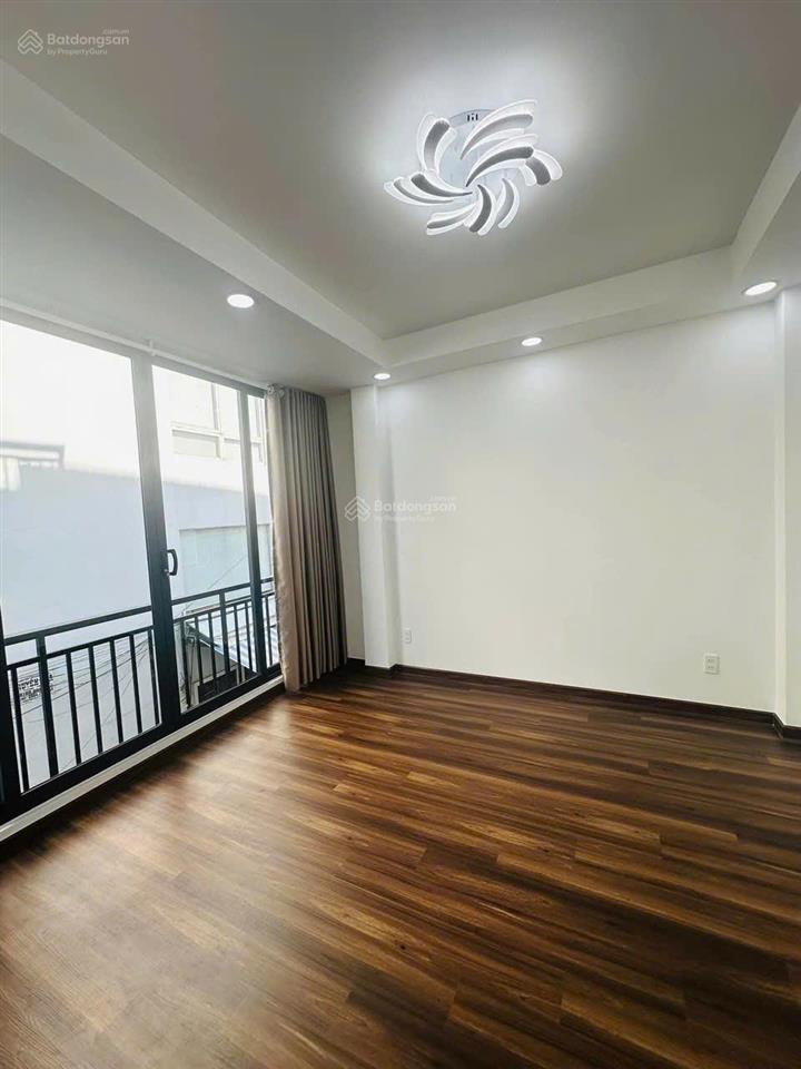 Bán nhà 4 tầng hxh út tịch phường 4 tân bình, gần sân bay cạnh mặt tiền, nhỉnh 4 tỷ