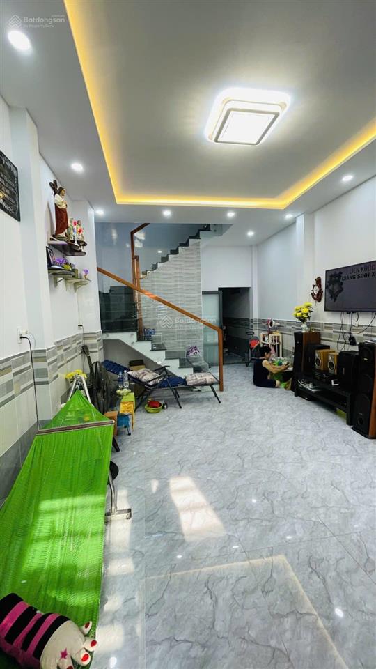 Ngộp bank giảm giá gần 1 tỷ bán nhà tân bình dt (4 x 13m)  3 pn chỉ hơn 4 tỷ