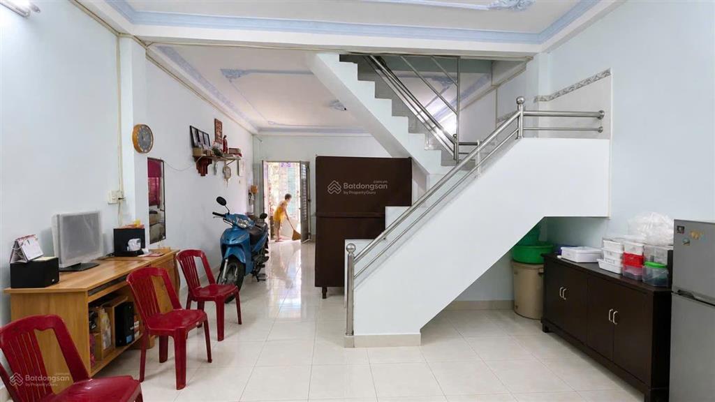 Bán nhà tân phú 52m2 hẻm ô tô gần ngã tư hòa bình lũy bán bích giá 4,95 tỷ.