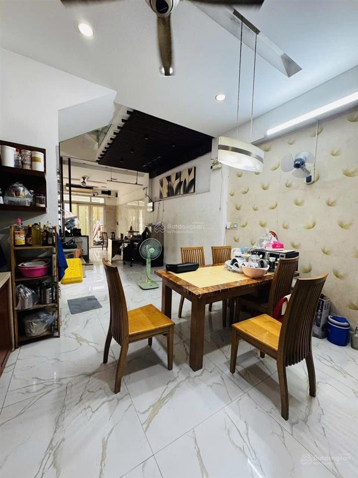 Chính chủ bán nhà hẻm 911 lạc long quân tân bình 71 m2 13 tỷ thương lượng tốt cho khách thiện chí !