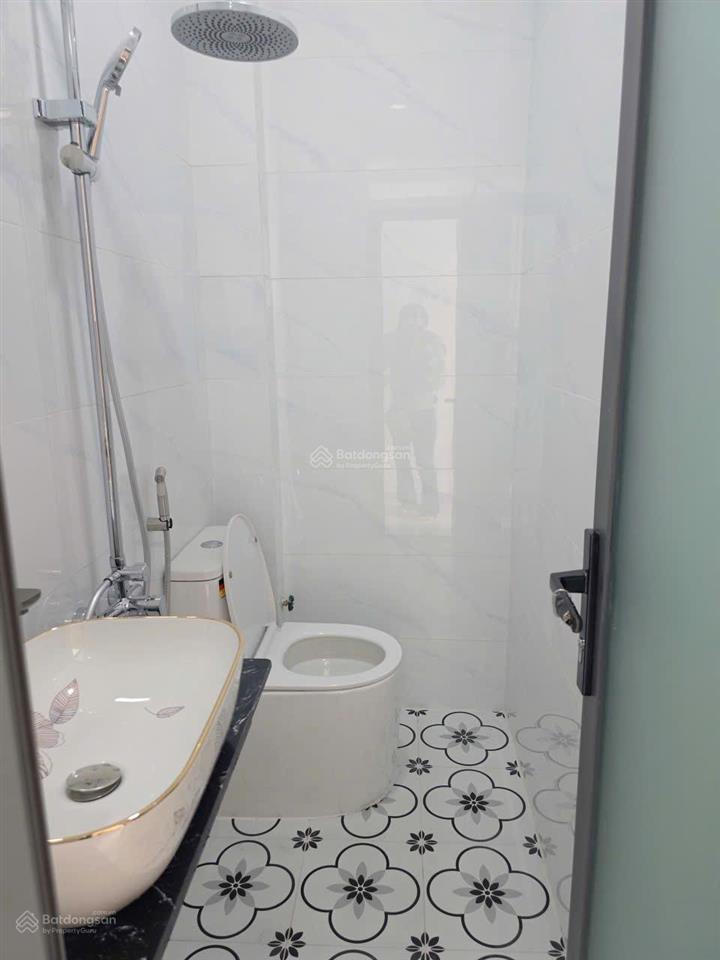 Sát mặt tiền lạc long quân tân bình 37,5 m2 nhà mới giá chỉ 3.85 tỷ