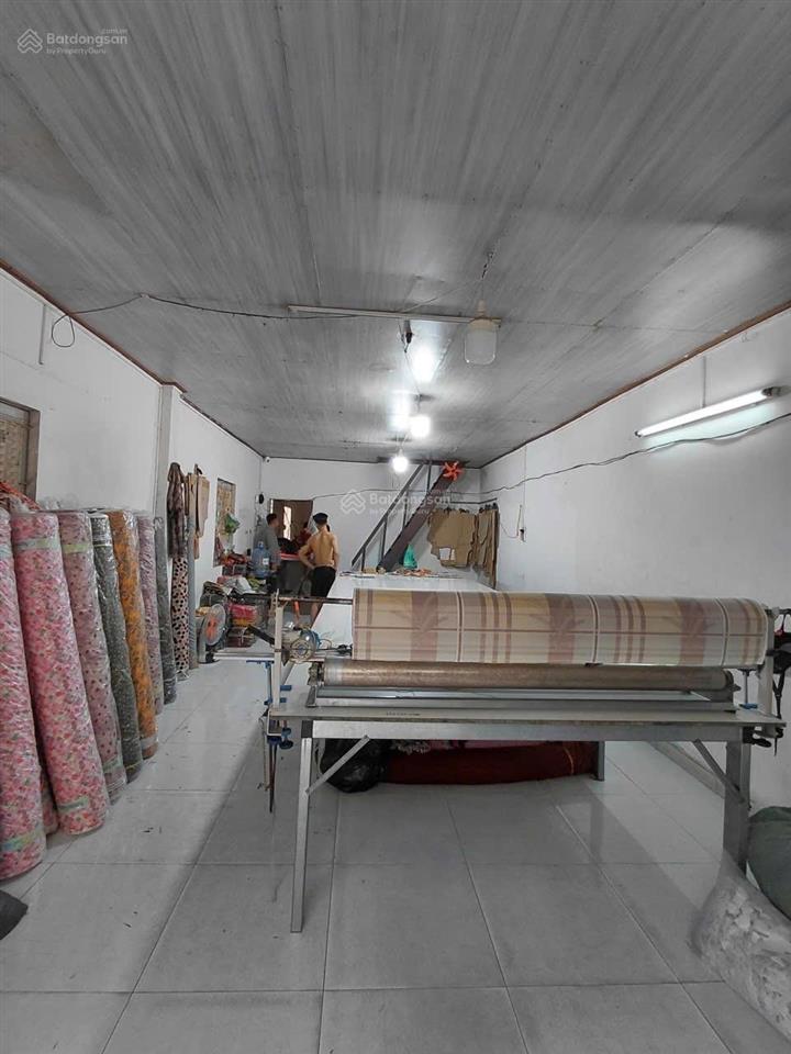 Nhà cũ 60.8 m2 cách mạng tháng tám tân bình dt (4.3 x 14 m)  chưa tới 100 triệu/m2, đăng sổ!